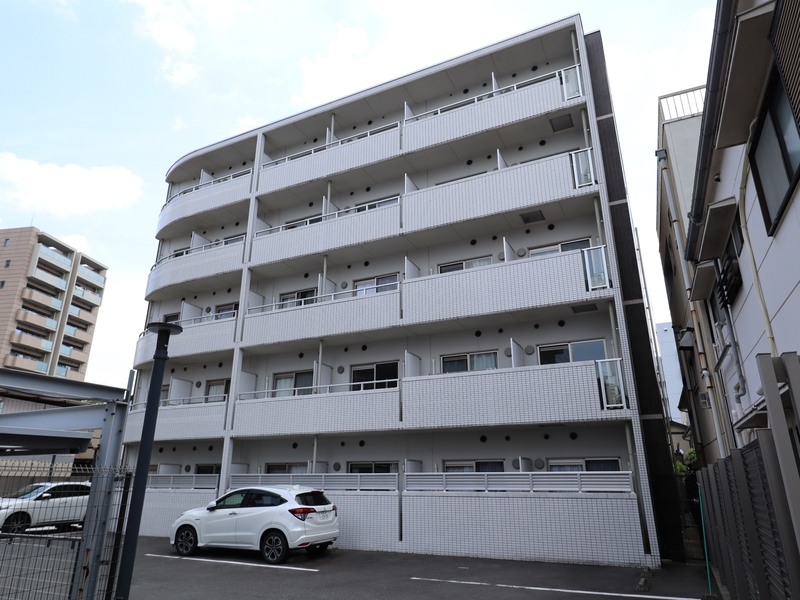 全タイプ同じ（6号室のみサイドに窓有）