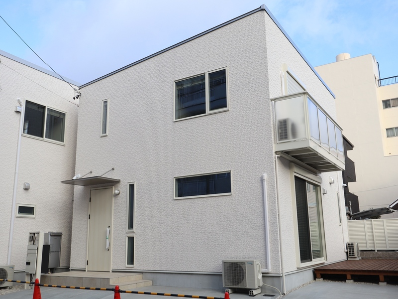 休日はペットとデッキで寛ぐ。先進設備×安心の戸建賃貸